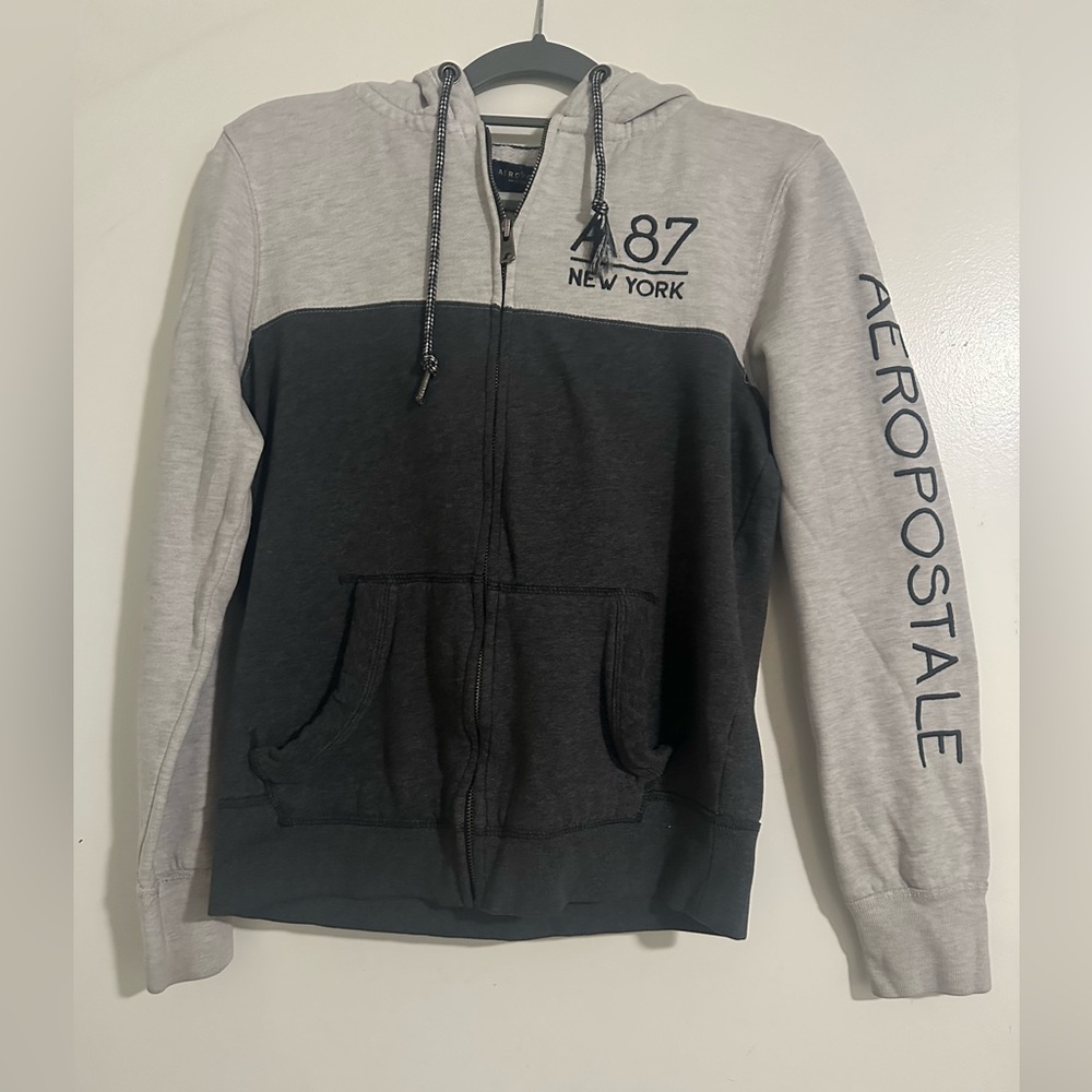 Aeropostale Zip Up hoodie Sweater in Gray and Black